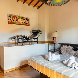 Casa Vecchia And Parking Guest house